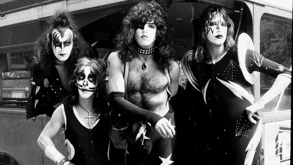 Kiss: ROCK AND ROLL OVER-Deluxe-Edition zum 50. Jubiläum